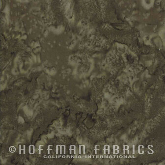 Hoffman Batik Chestnut 051